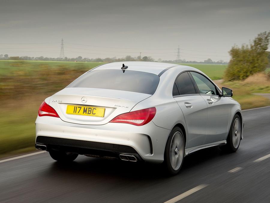  Mercedes-Benz CLA45 AMG 2013 года  (UK) (фото 13 из 30)